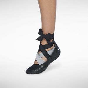 nike yoga wrap shoes